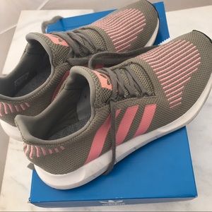 Adidas Swift Olive and Pink size 9 like NEW